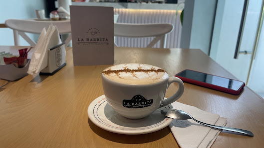 Taza de café en una mesa de La Barrita